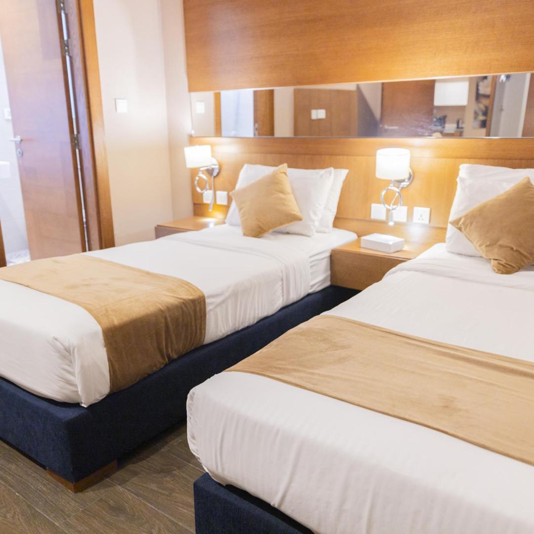 The Seventh Star Hotel Suites Amman Exterior photo